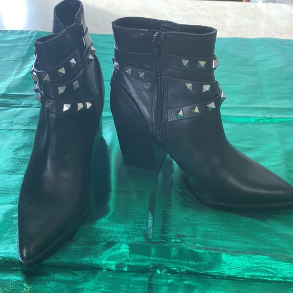 Steve Madden Cala black booties - Picture 3 of 7